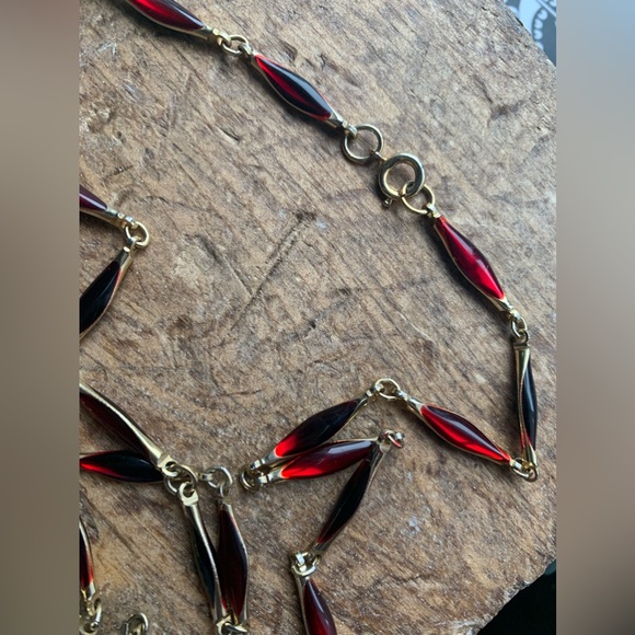 Vintage Red Enamel Gold Tone Necklace Women’s Jewelry - Picture 5 of 8